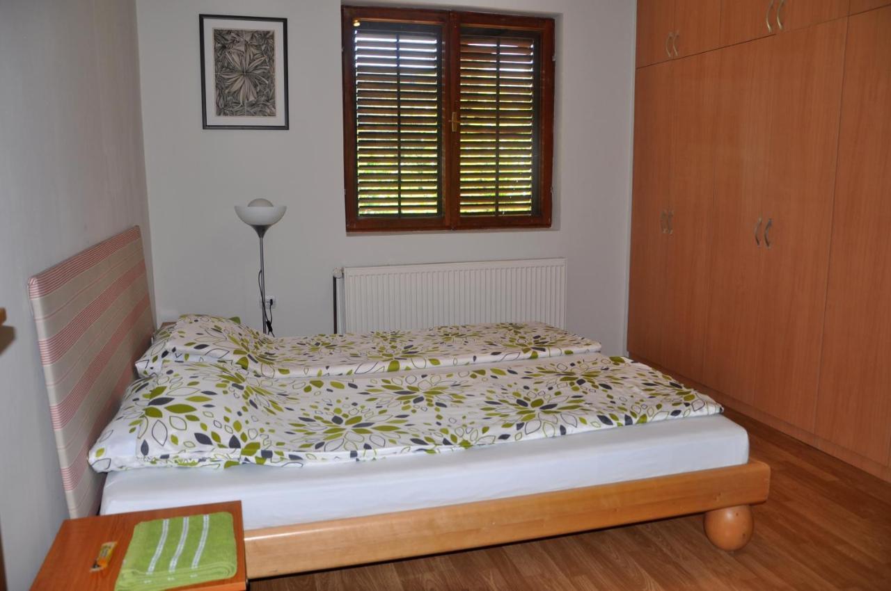 Guesthouse Djuric Negotin Exteriör bild